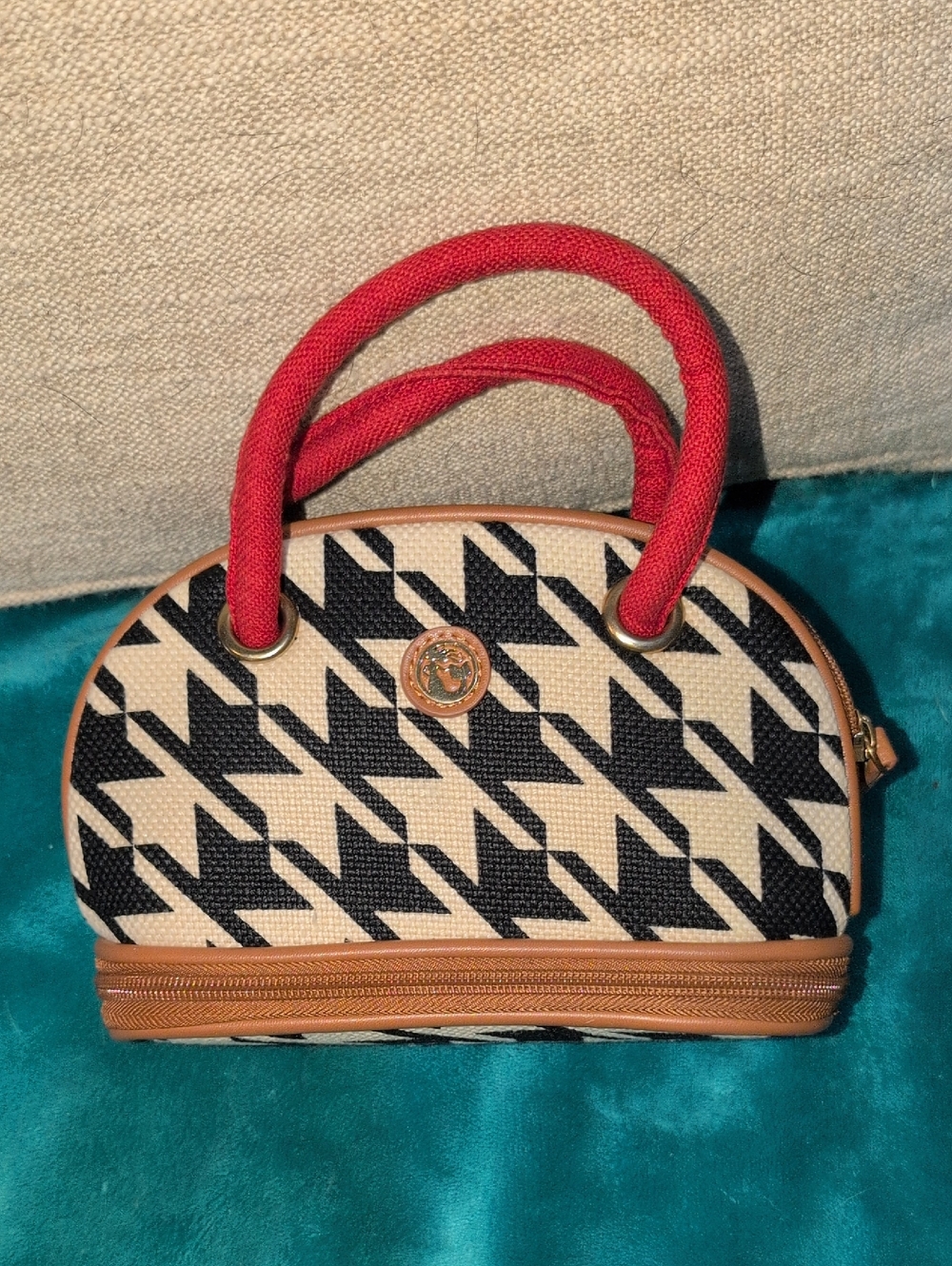 Spartina 449 Black & Cream Houndstooth Dome Cosmetic Case with Red Handles